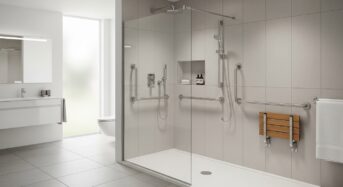 Aménager la salle de bain pour le maintien à domicile (douche, barres)