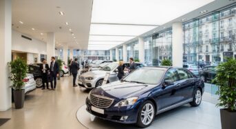 Négociation prix chez un concessionnaire : marge de manœuvre et frais de mise à la route