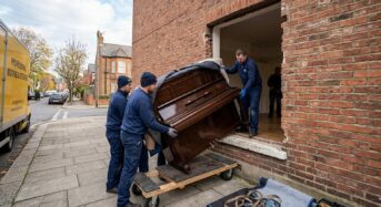 Démonter la fenêtre pour le passage par fenêtre du piano