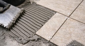 Différence entre la colle standard et la colle flexible haute performance