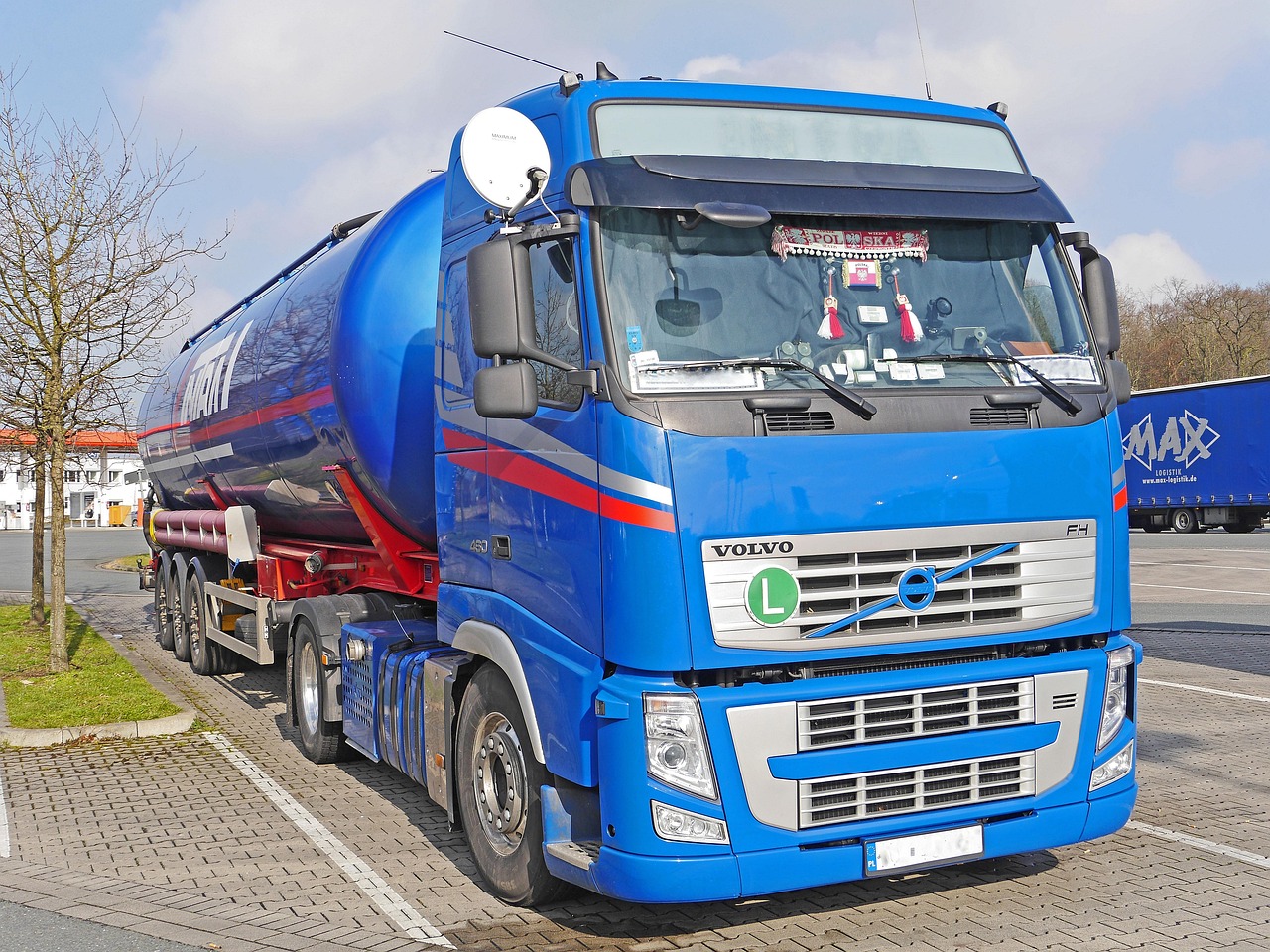 obtenez votre permis de transport routier pour le haulage en toute simplicité. facilitez le transport de marchandises avec un permis adapté à vos besoins professionnels.