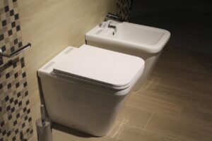 découvrez le toilette japonais avec bidet intégré pour un confort et une hygiène optimaux. technologie avancée, nettoyage doux et fonctionnalités innovantes pour une expérience toilette moderne.