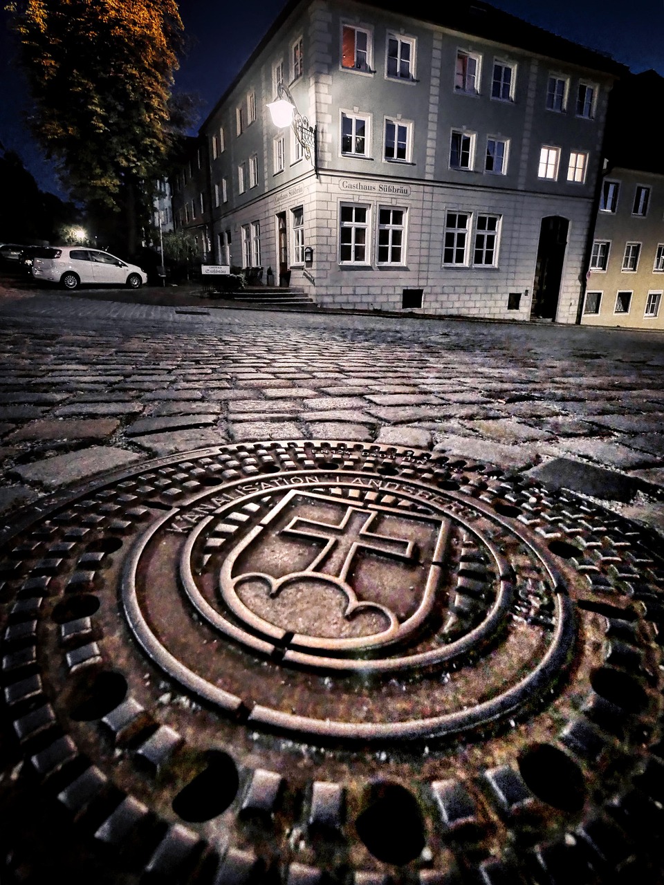 découvrez tout sur le système d'égouts : fonctionnement, entretien et importance pour l'assainissement urbain.